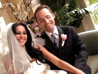 Audrey Bitoni fucks 10-Pounder on her wedding day