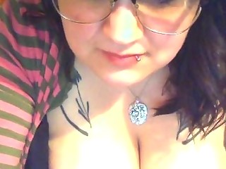 Drunk corpulent nerdy with big boobs showing off on web camera